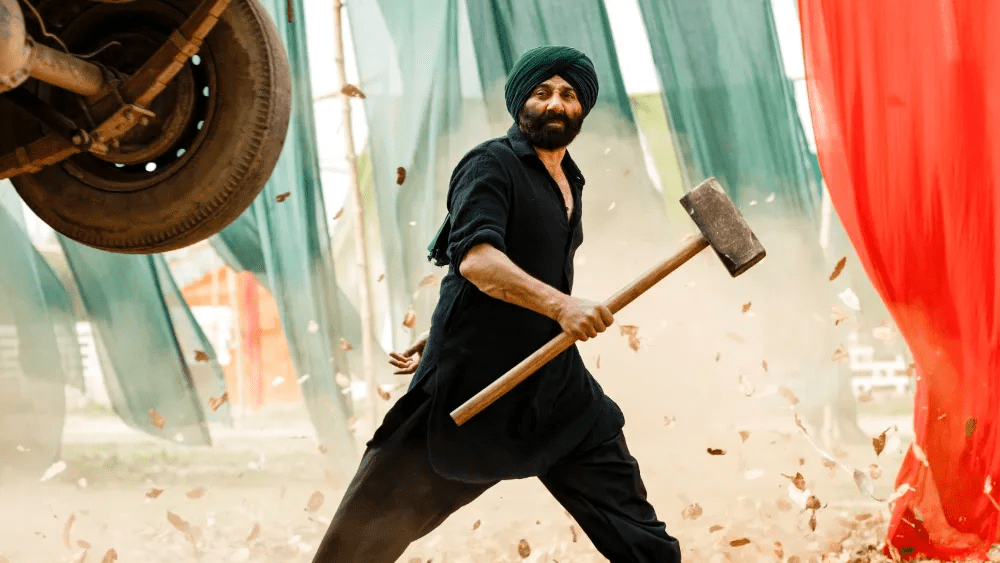 Sunny Deol with Hammer in Gadar 2