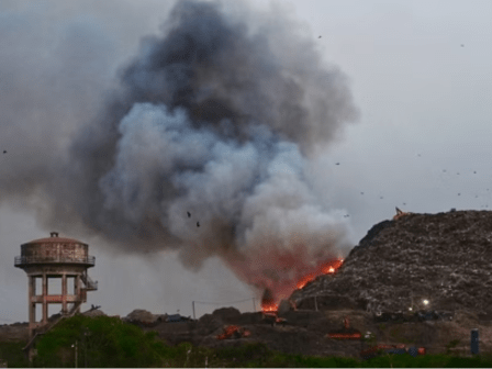 Fire in Ghazipur Landfill Delhi