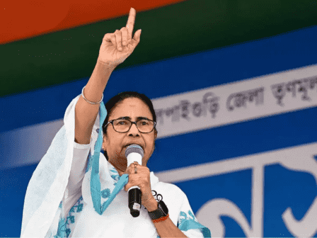 West Bengal CM, Mamata Banerjee in a public meeting